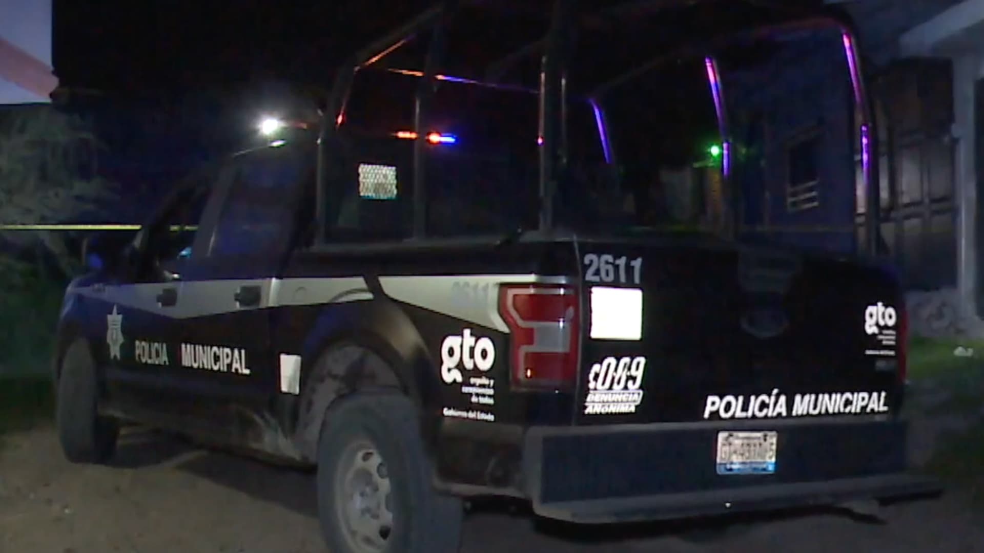 Una Mujer Embarazada y Cinco Personas Más Resultaron Heridas en un Choque de Camiones en León.