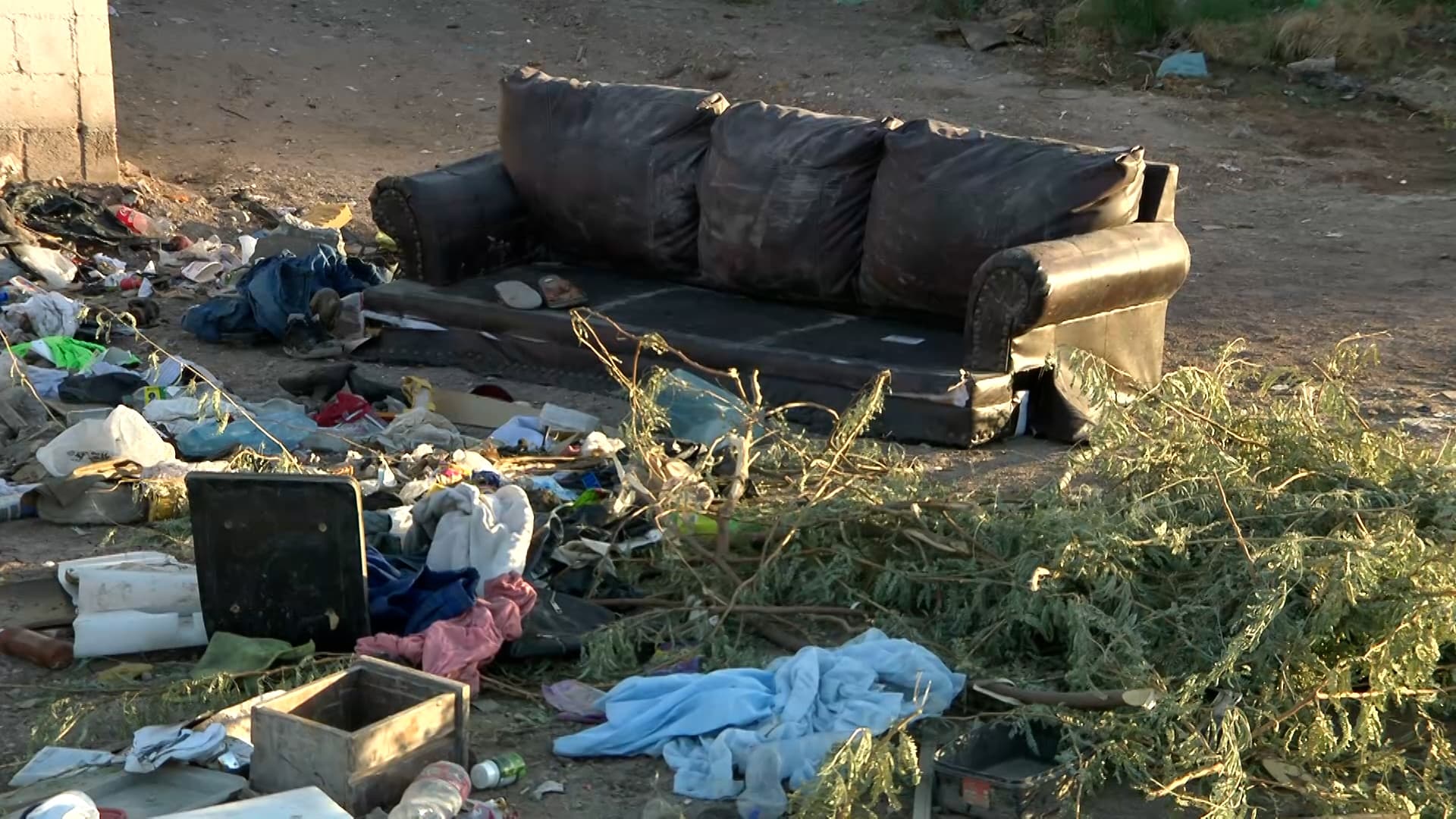 Denuncian Basurero Clandestino en Obra Abandonada en Mexicali, Baja California