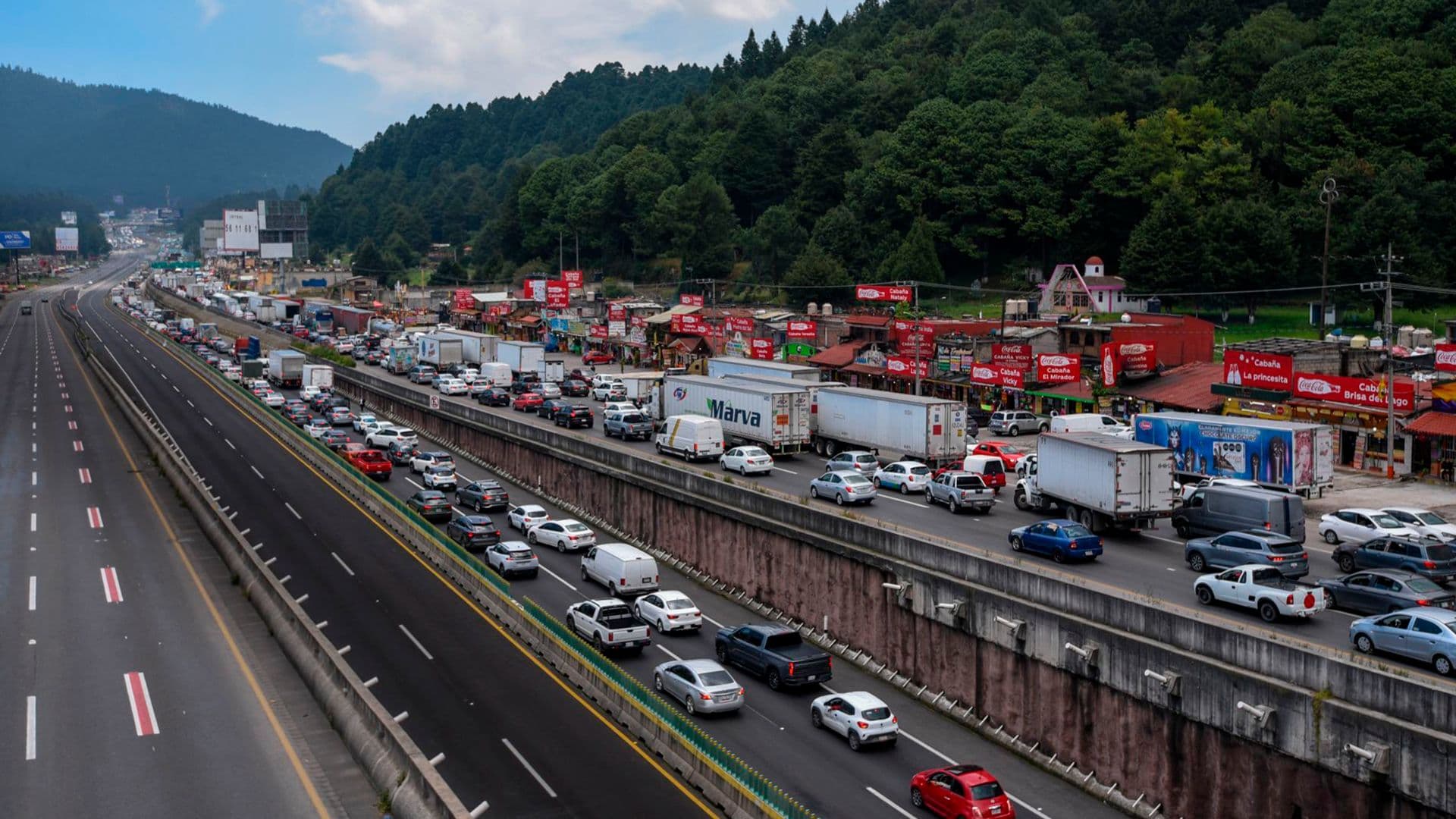 Reporte de Carreteras de México Cerradas por Bloqueos o Accidentes