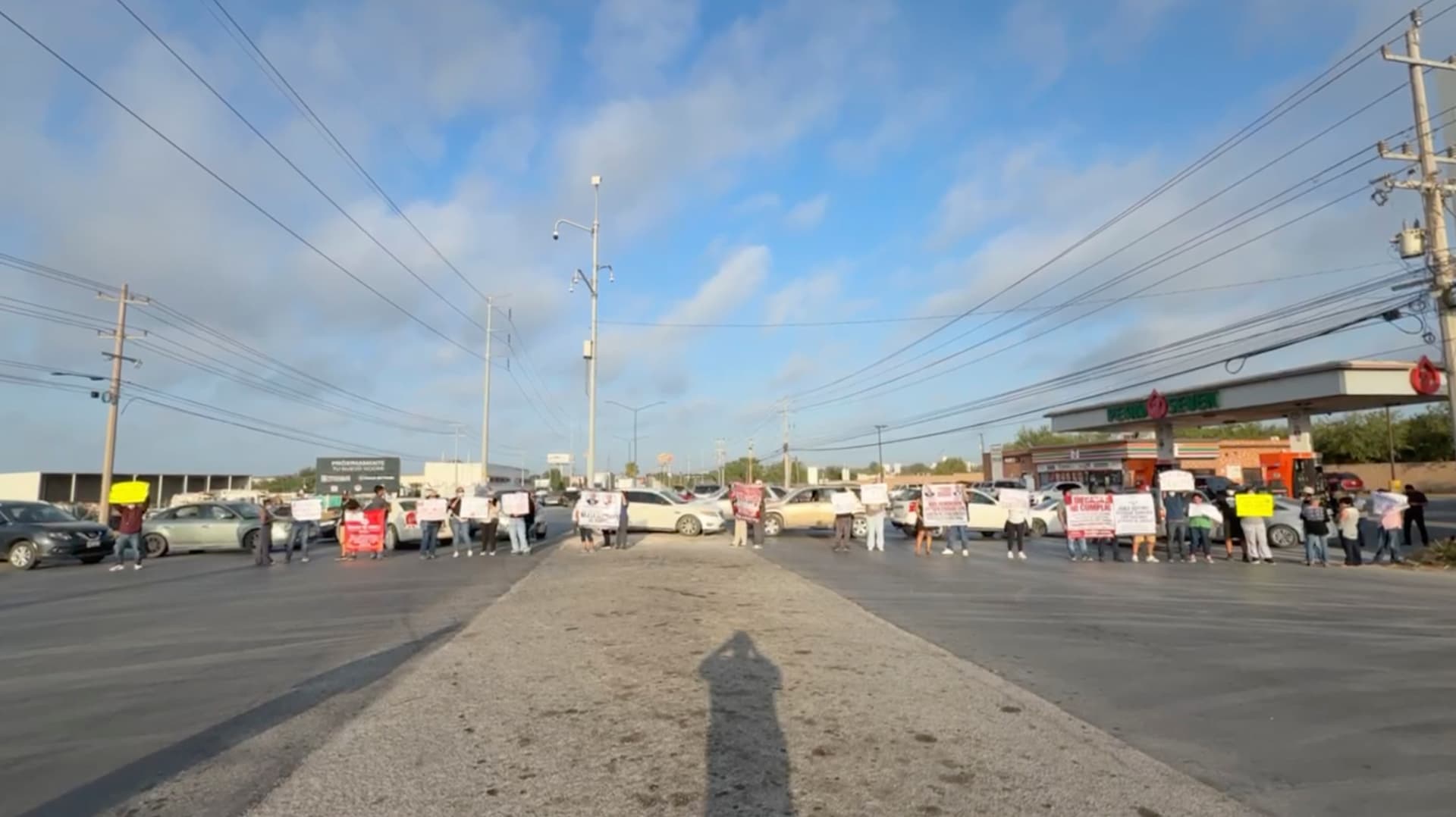 Vecinos Bloquean Carretera Reynosa-Monterrey