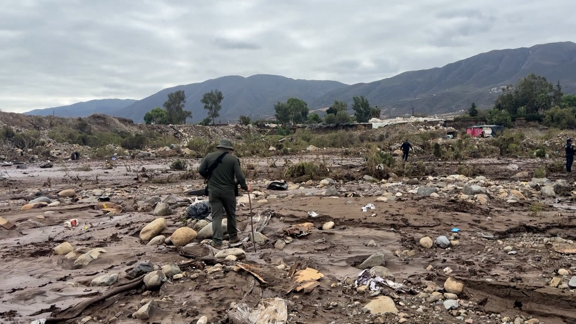 Continúa la Búsqueda de Mujer Arrastrada por Corriente en Maneadero en Ensenada, BC