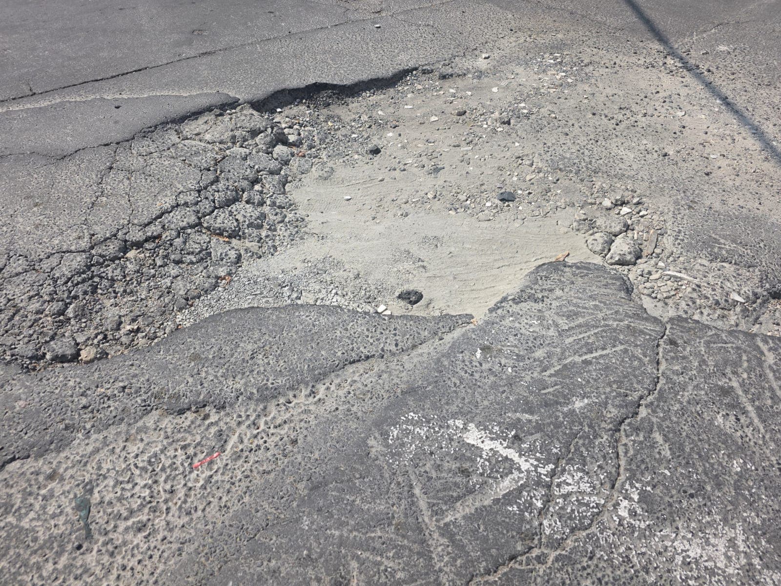 Bache en calles de la colonia Los Ángeles, Iztapalapa