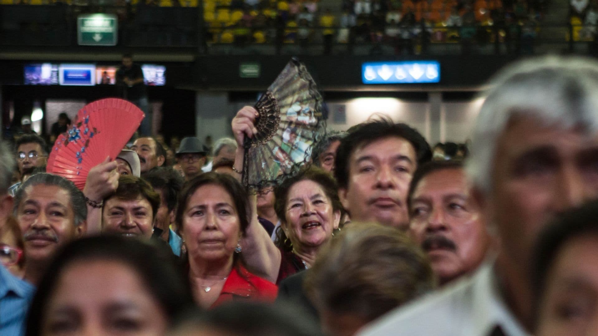 Adultos mayores en evento del Inapam