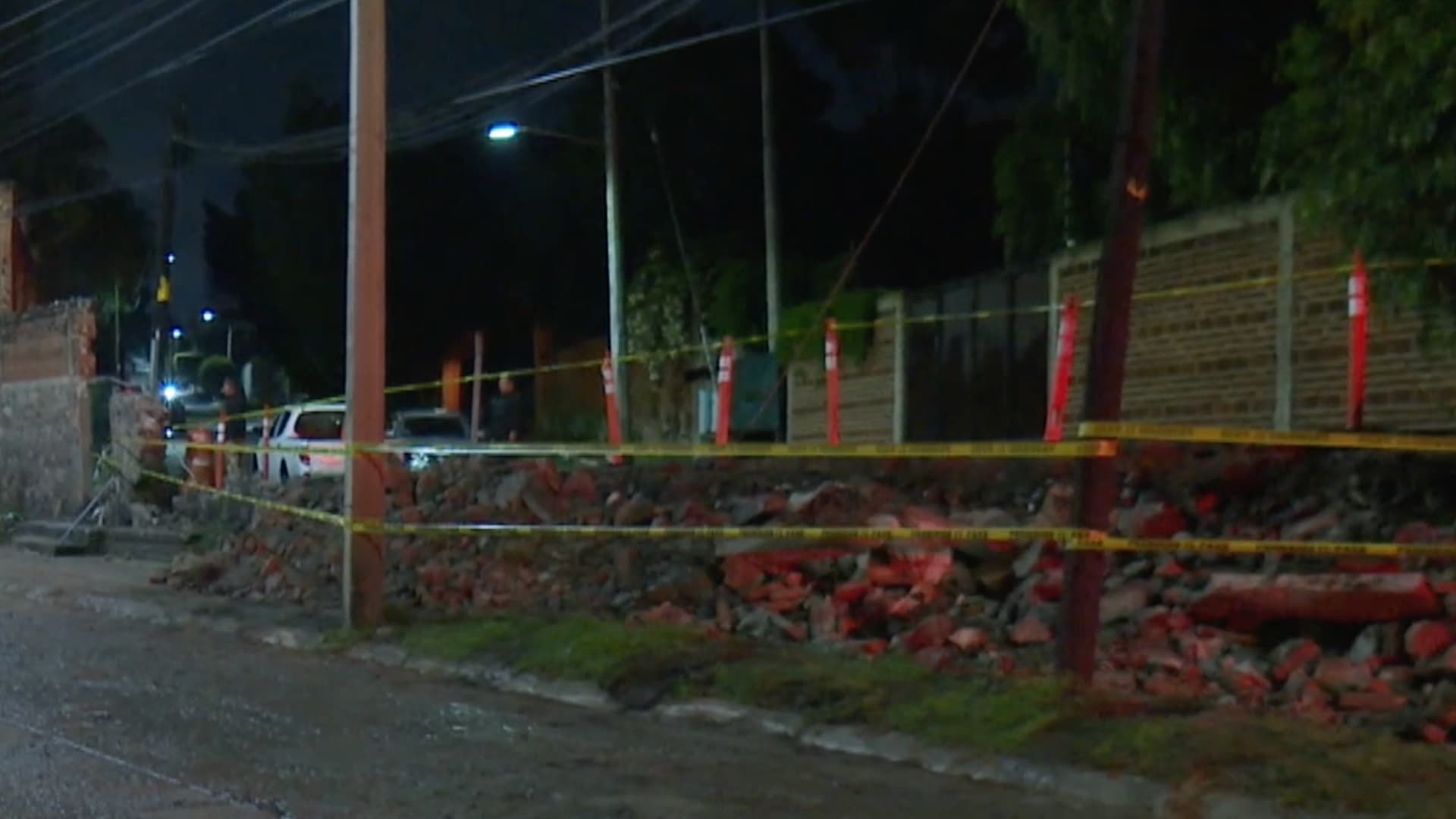 Lluvias Causan Caída de la Barda Perimetral de un Residencial en León, Guanajuato.