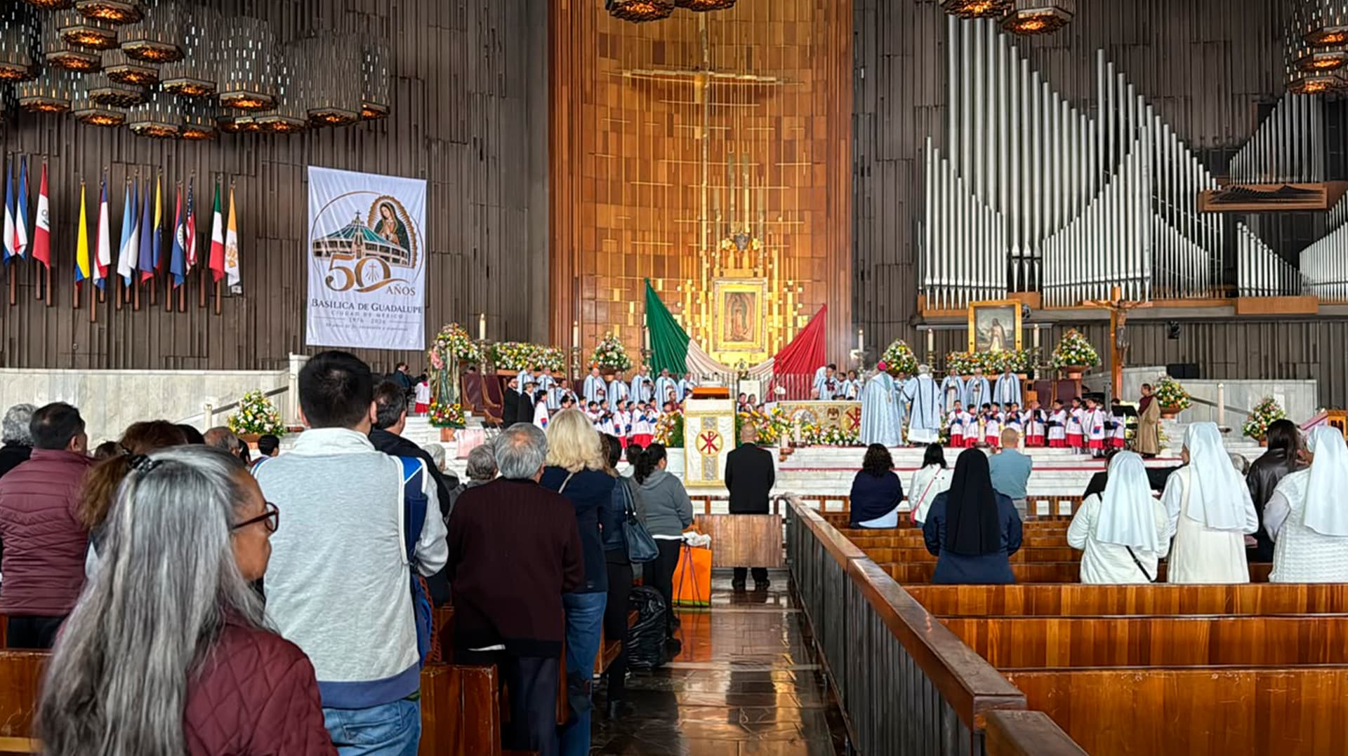 Basílica de Guadalupe Celebra 50 Años con Actividades Religiosas y Misa de las Rosas