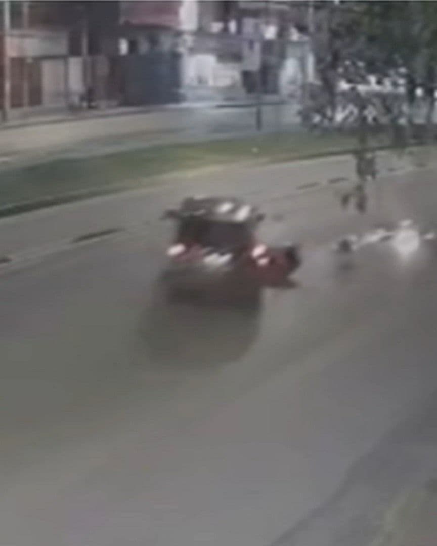 VIDEO: Motociclista es Arrastrado Varios Metros por un Conductor en Coacalco, Edomex