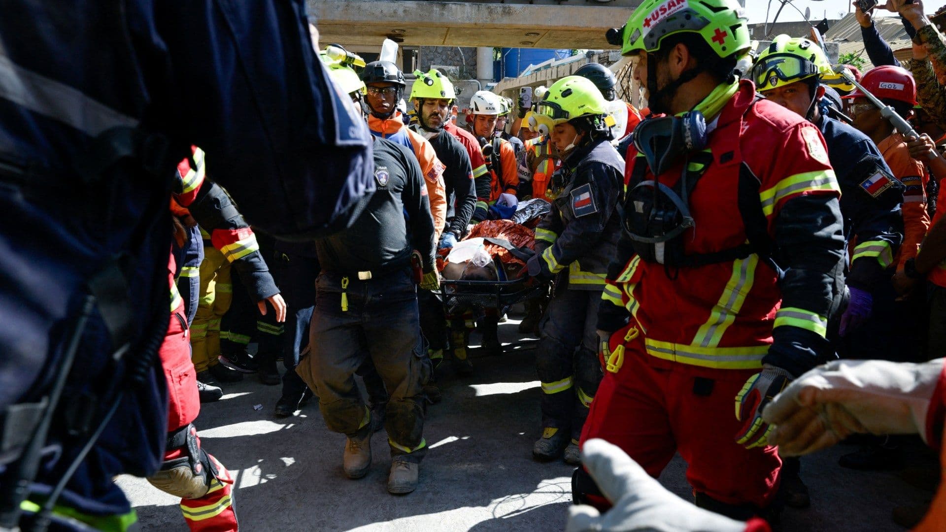Así Fue el Milagroso Rescate de Hernán: Estuvo 100 Horas Sepultado tras Terremotos en Venezuela