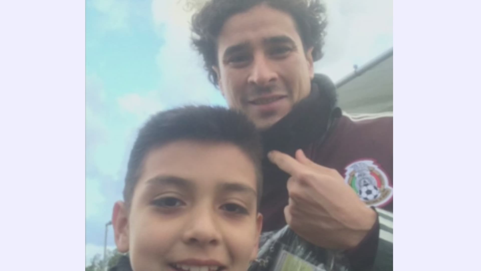 La Tierna Foto de Gil Mora para Felicitar a Memo Ochoa por Su Cumpleaños 41