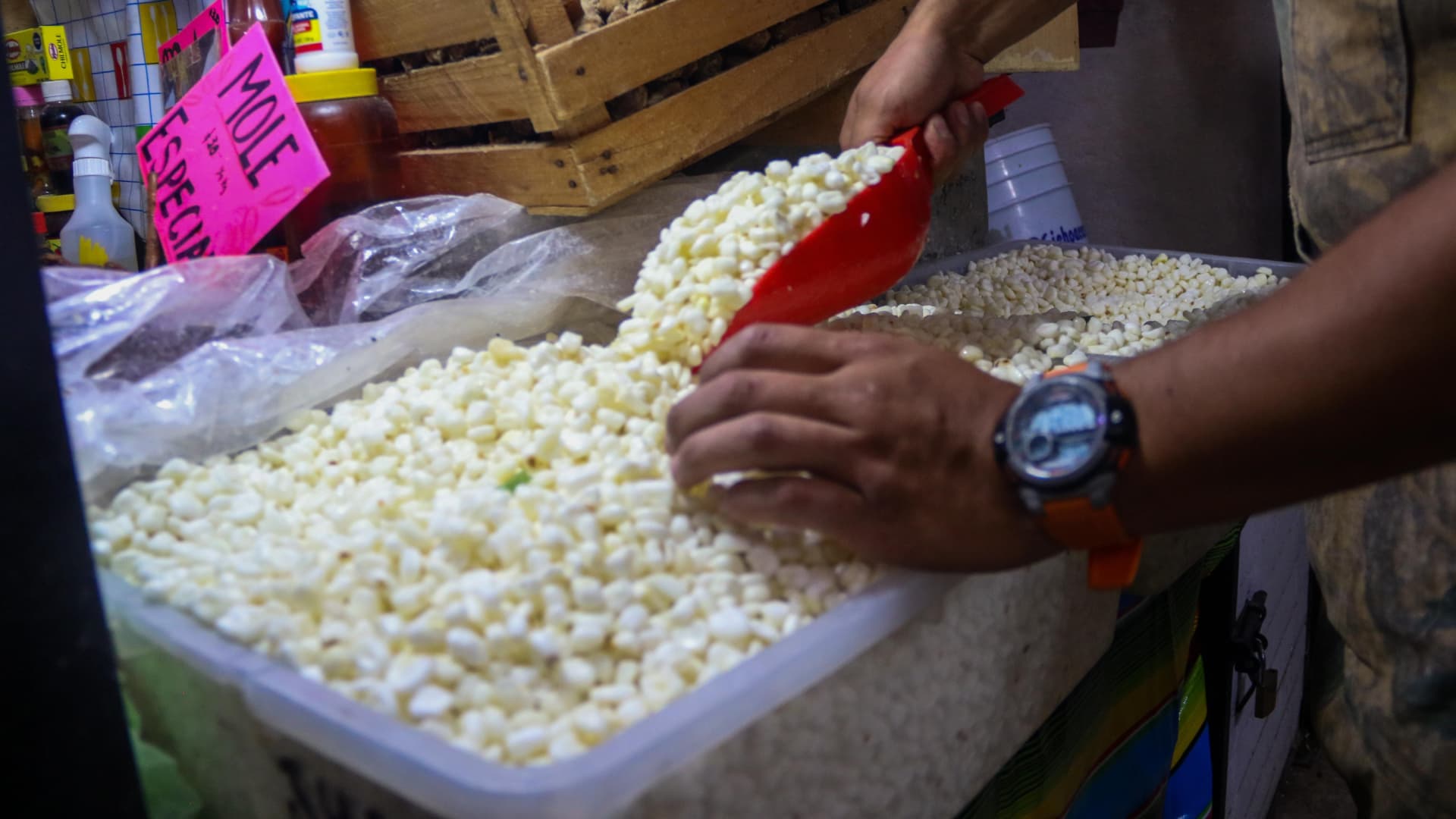 Del Pozole a las Tostadas: Lo Más Vendido para la Cena del 15 de Septiembre