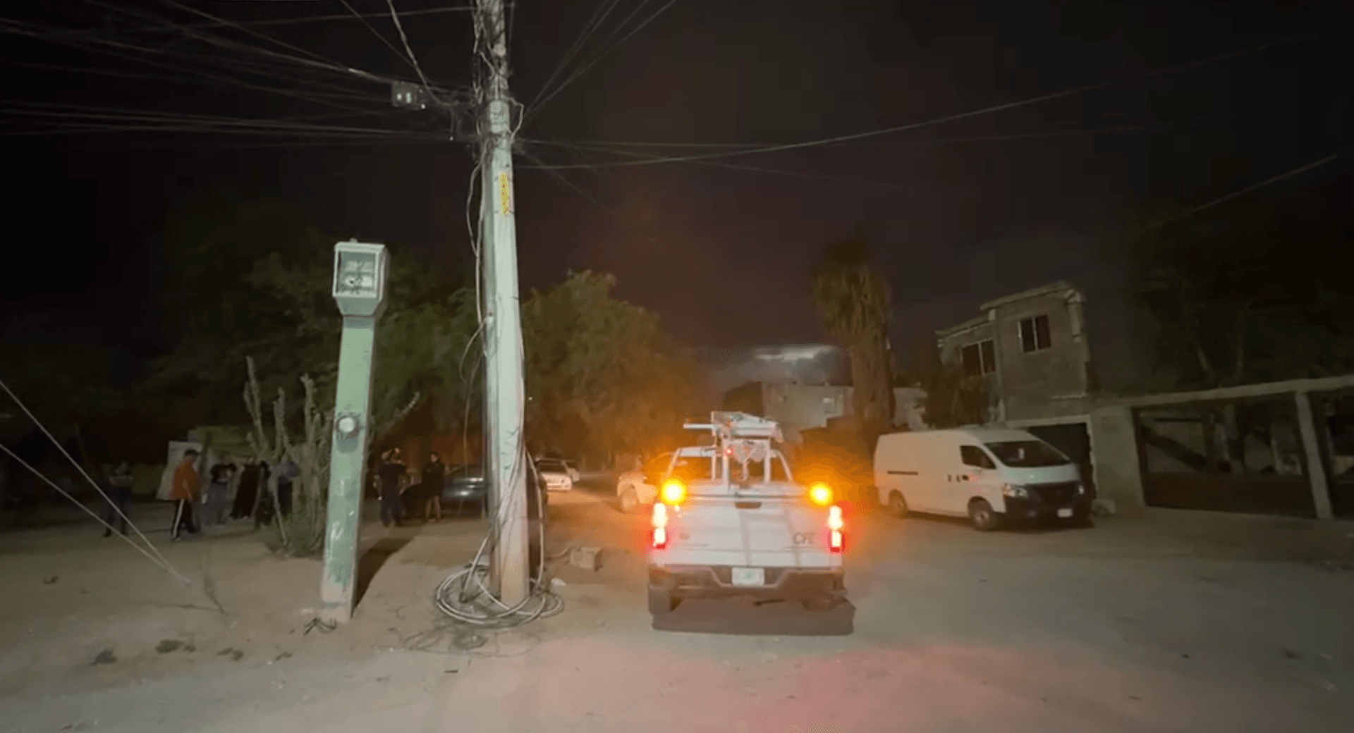 Ciudadanos Bloquean Bulevar Progreso y Quiroga por Falta de Energía Eléctrica en Hermosillo