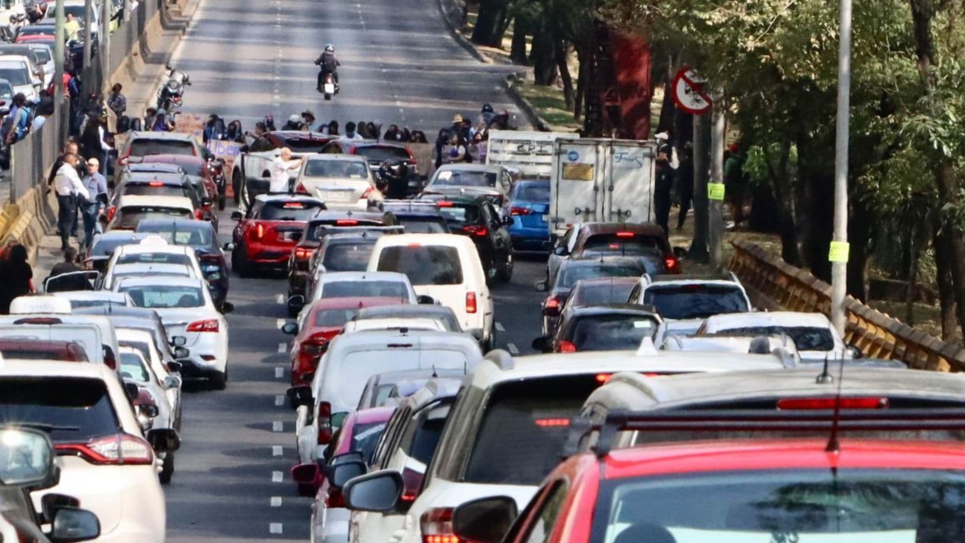 Bloqueo en Circuito Interior en la Ciudad de México.