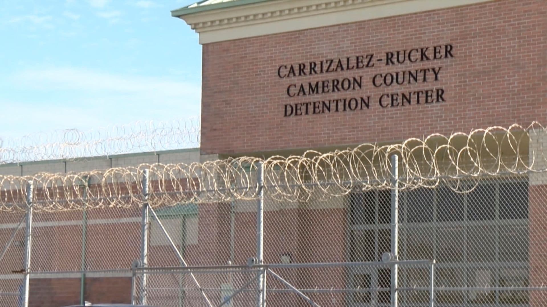 Liberan a Agente de ICE Detenido en Valle Texas Acusado de Disparar Contra un Hombre