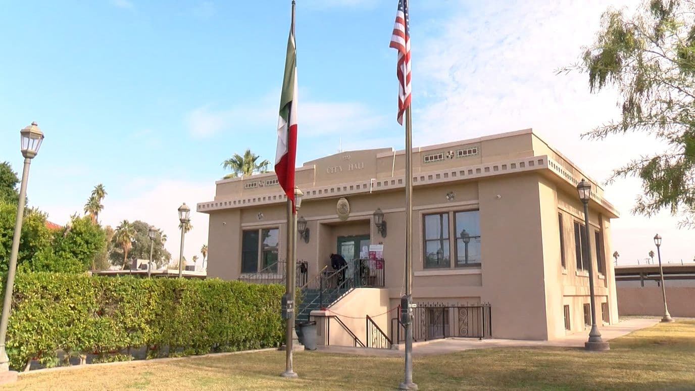 Consulado de México Asiste a 16 Mexicanos tras Naufragio en Ensenada, BC