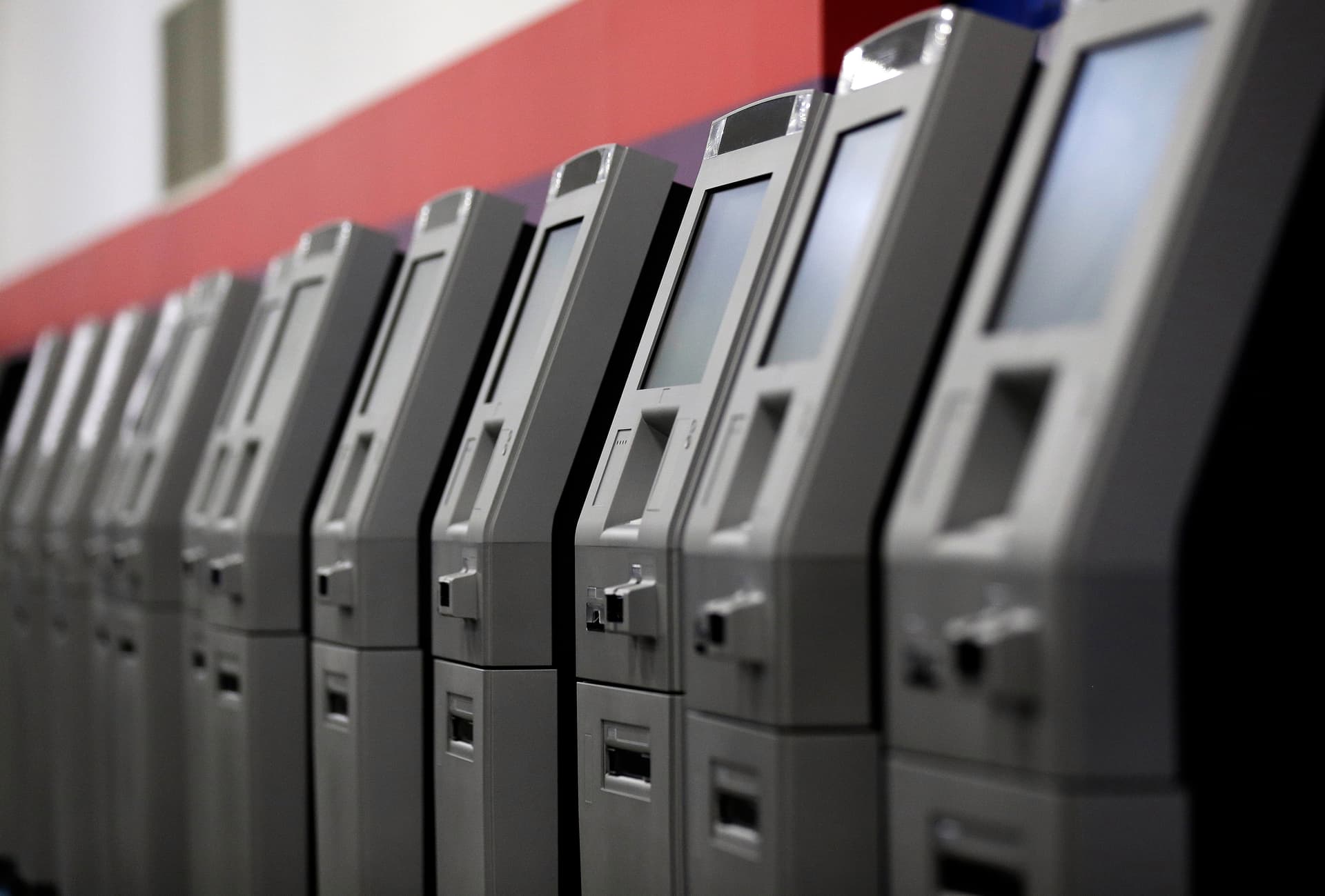 Así Operaba Bandidos Revolution Team, la Banda Mexicana que Hackeo Millones de Pesos de Cajeros
