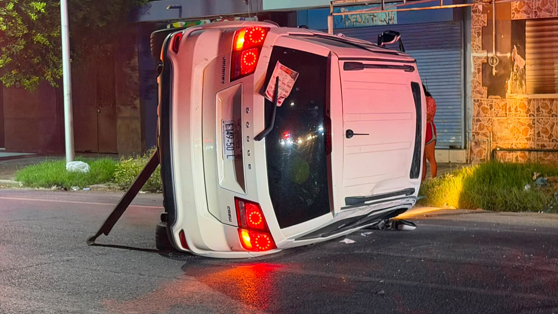 Camioneta Vuelca Luego de Accidente al Oriente de Torreón
