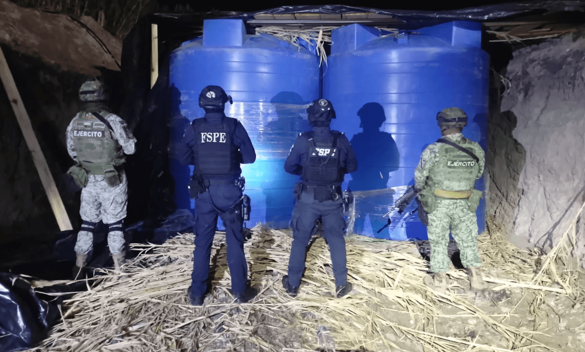 Los contenedores fueron asegurados.