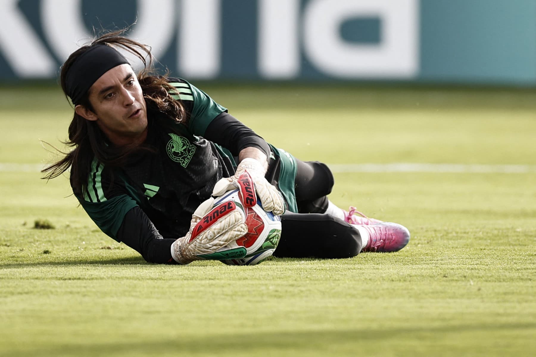 Carlos Acevedo, portero del Club Santos Laguna. Foto: AFP