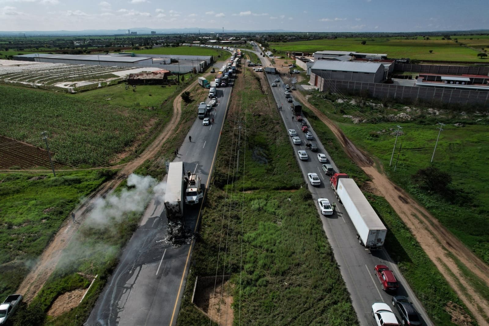 Carreteras bloqueadas hoy. Foto: Cuartoscuro