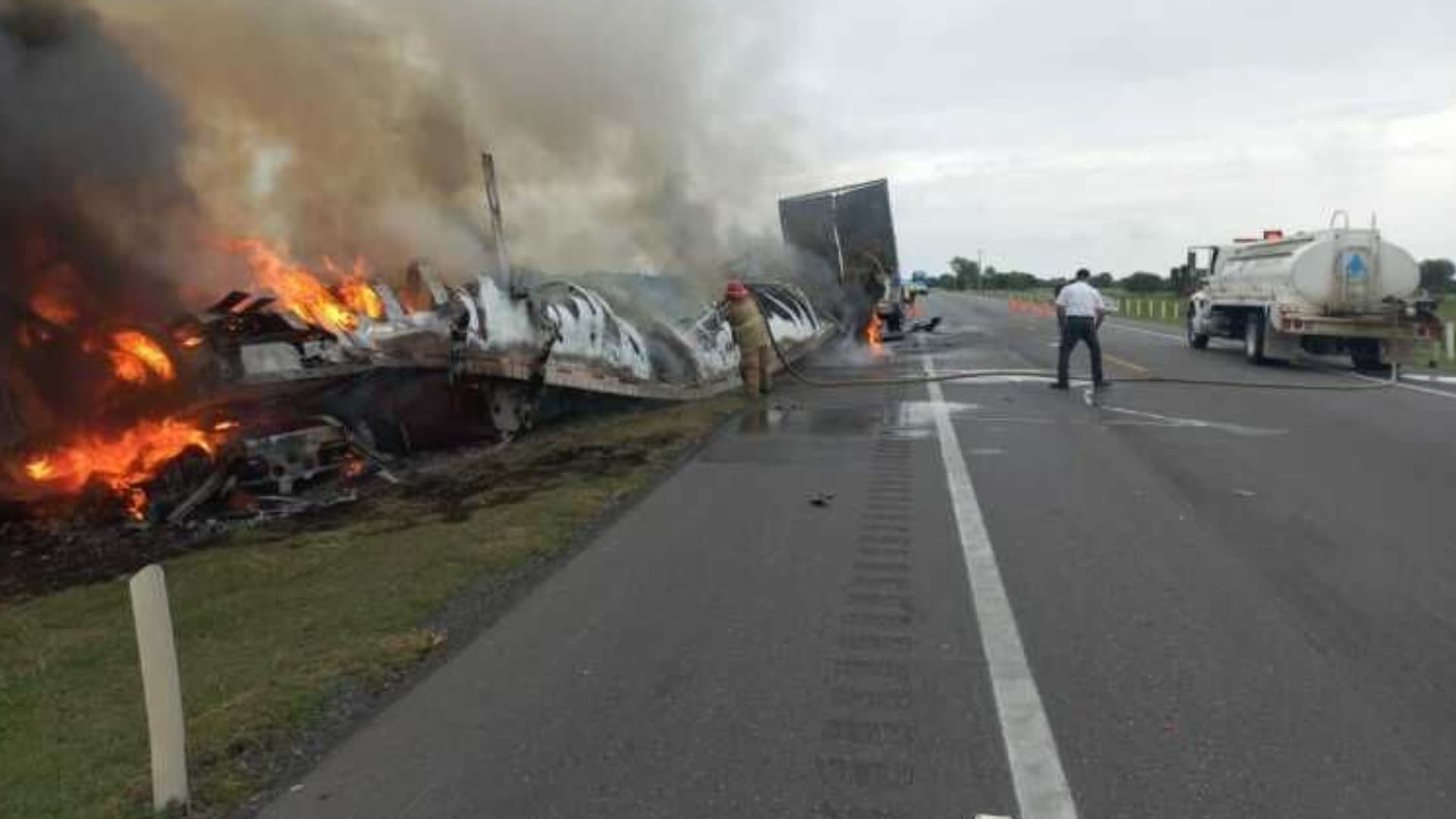 Carreteras bloqueadas hoy 12 de julio. Foto: Cuartoscuro