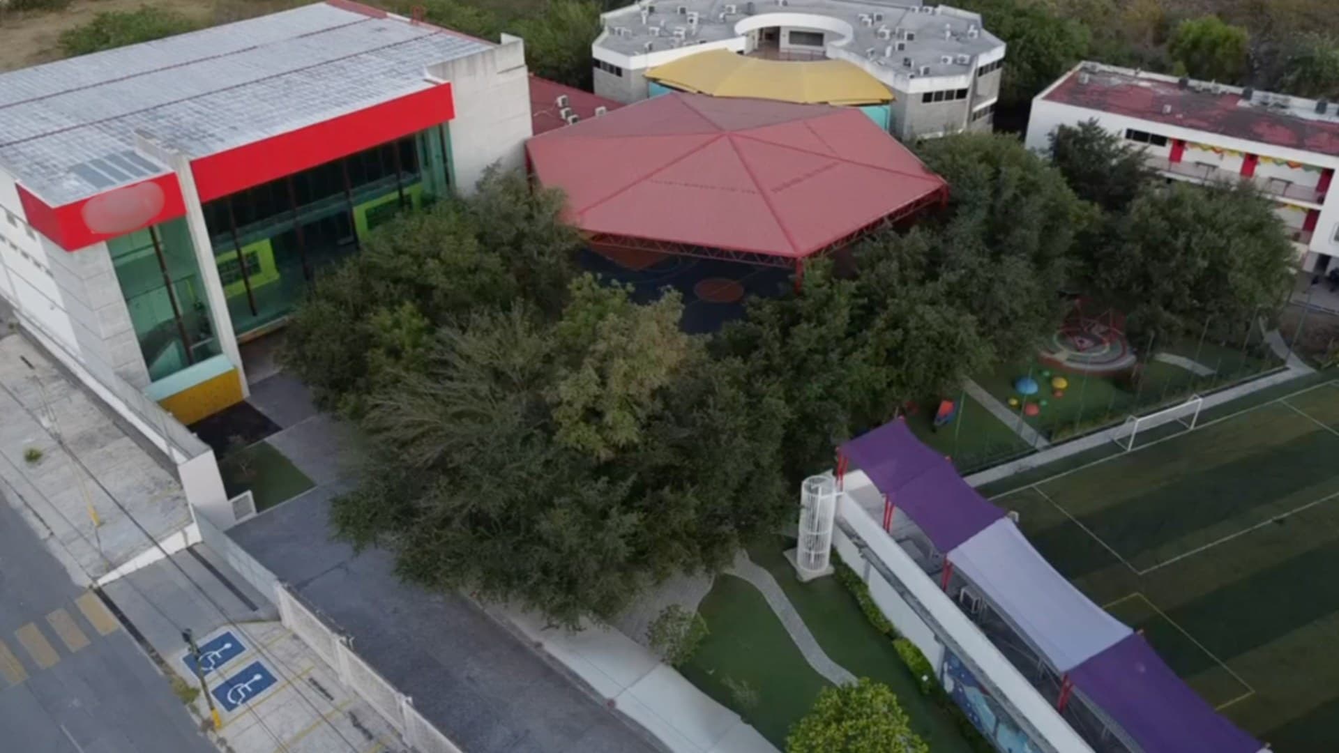 Fiscalía indaga posibles delitos en colegio
