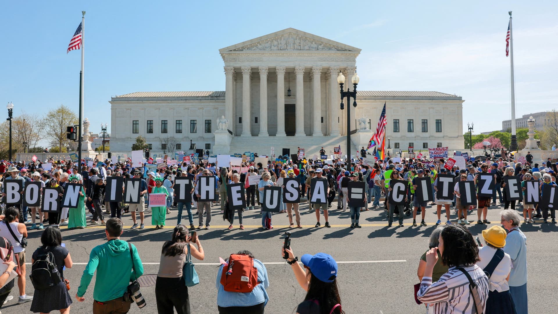 Corte Suprema de Estados Unidos Alista Decisión Sobre Ciudadanía por Derecho de Nacimiento