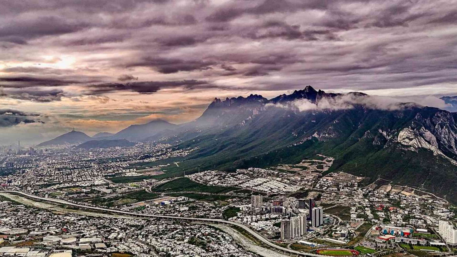 Amanecer en Monterrey, Nuevo León