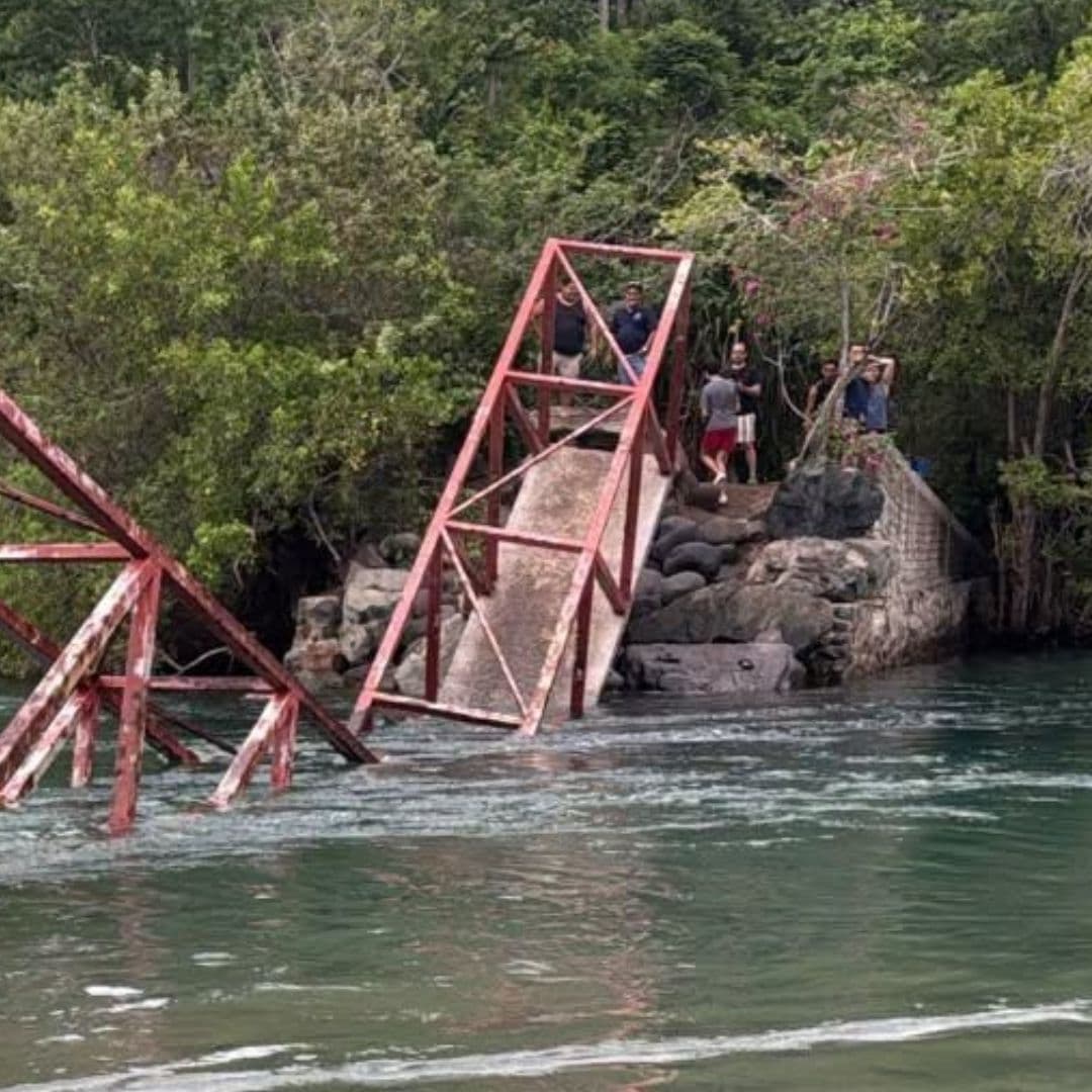 Colapsa puente en Manzanillo. Foto: N+