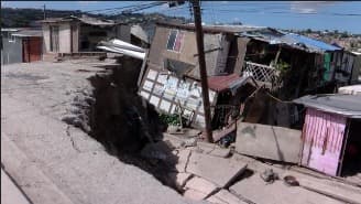 Colapsan Seis Viviendas por Hundimiento en la Colonia Tres de Octubre en Tijuana, BC