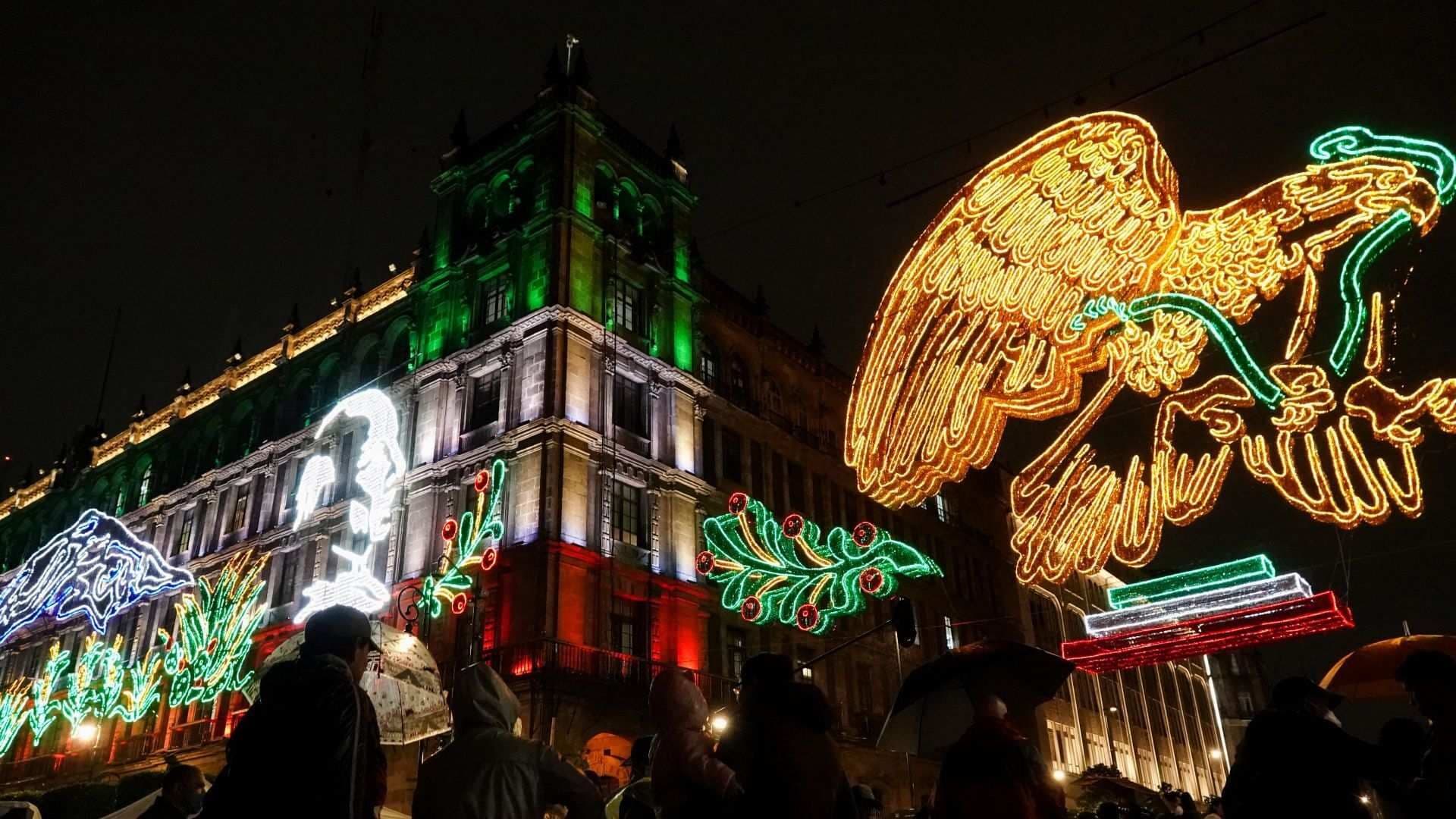 Zócalo CDMX durante festejos patrios del 15 de septiembre 2026.