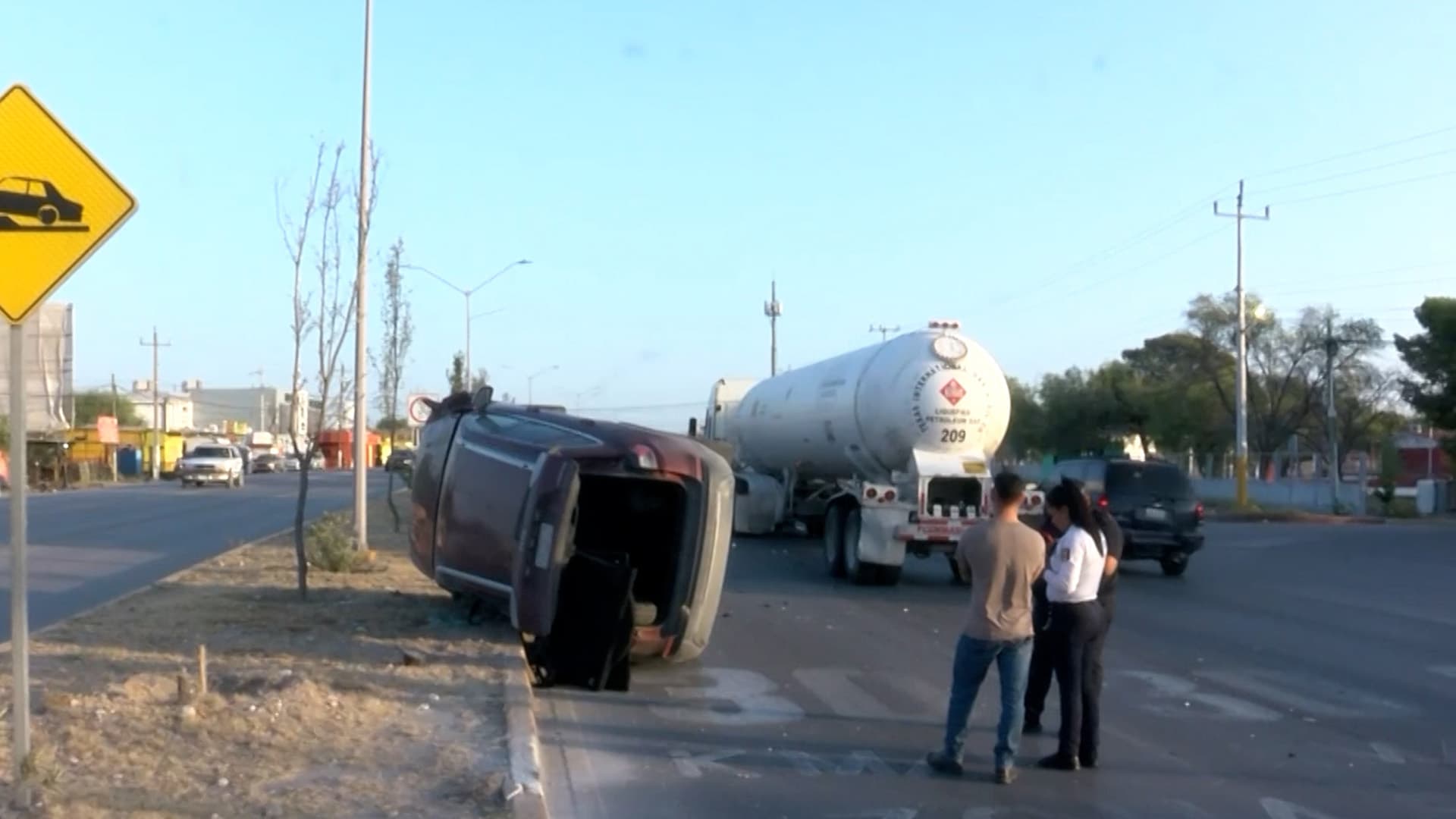 Conductor Choca Contra Pipa de Combustible tras Dormitar en Piedras Negras