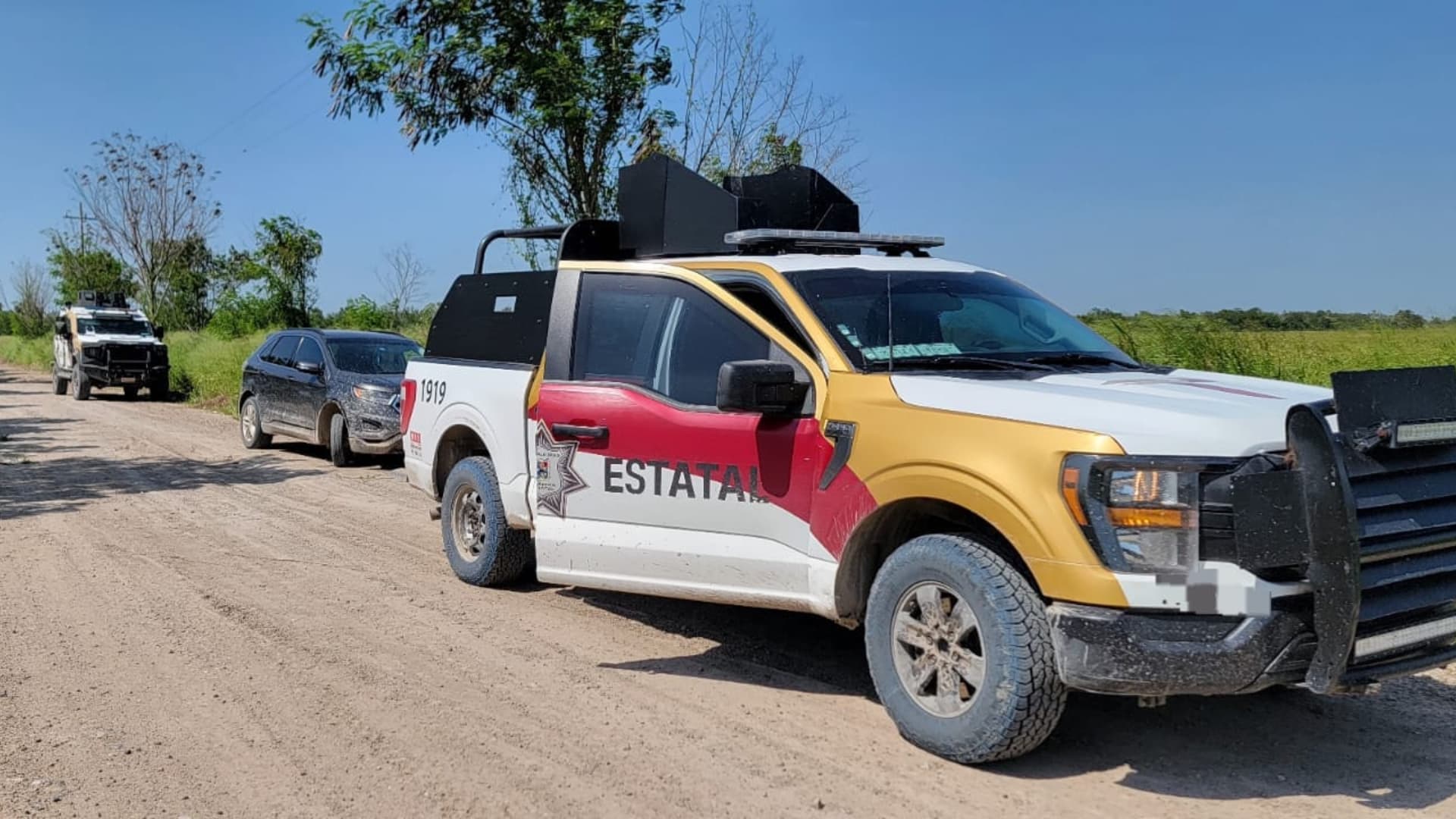 Aseguran Vehículo con Droga y Equipo Táctico en Zona Rural de Frontera de Tamaulipas