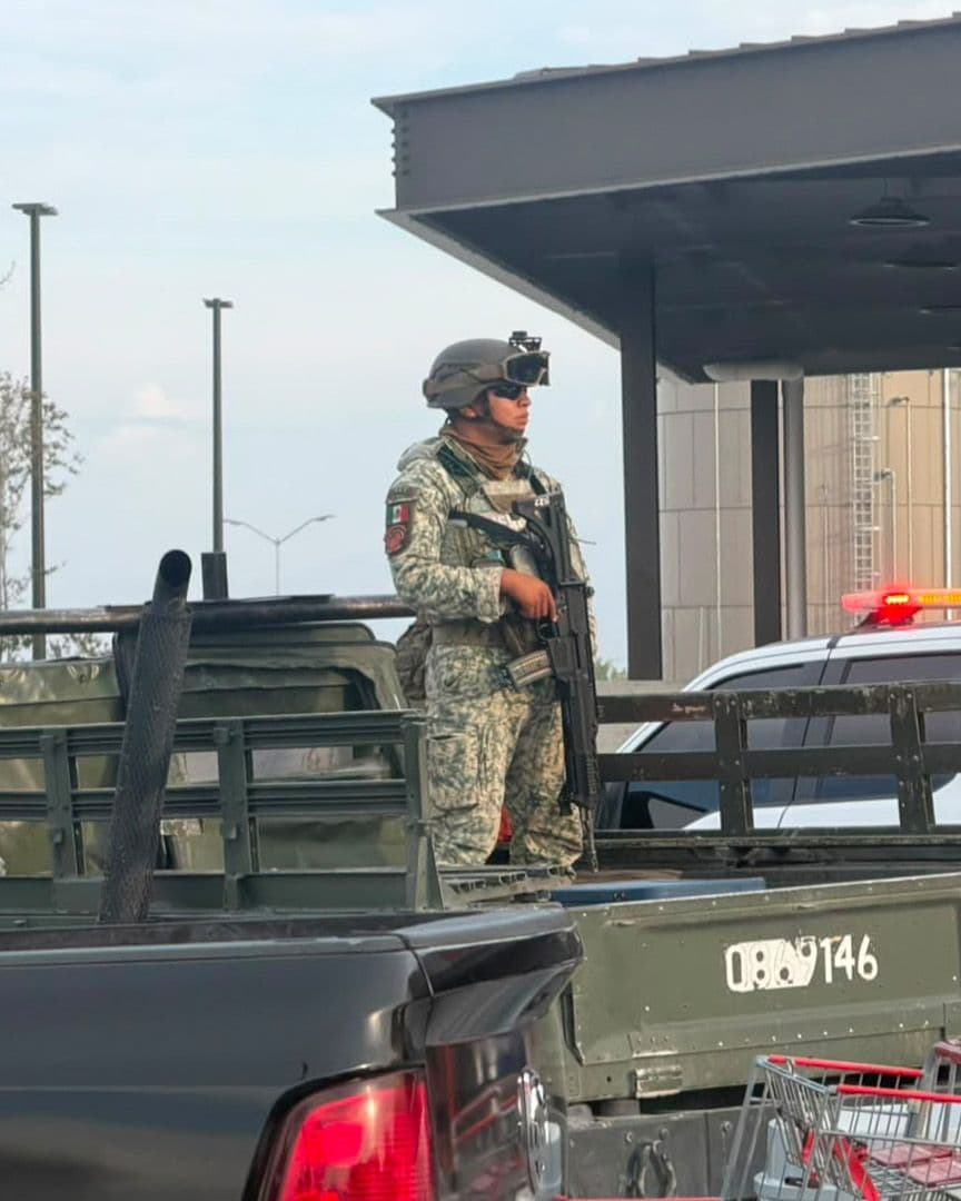Detienen a Escoltas de Empresario Durante Operativo en Supermercado de Torreón