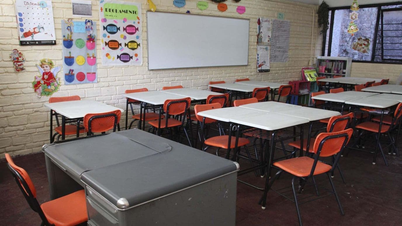 Salón de Clases Vacio. Días sin Clases en Noviembre 2026.