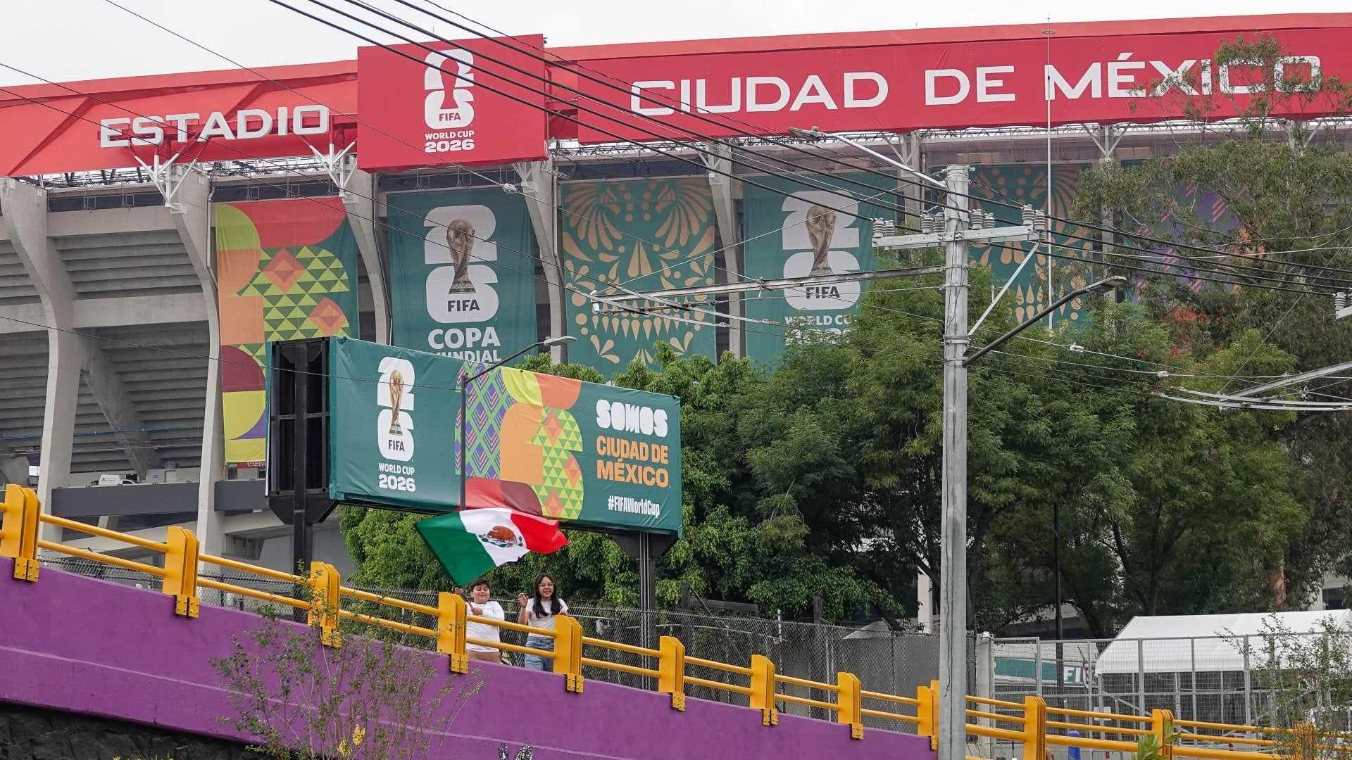 Aficionados afuera del Estadio Azteca. Dónde Estacionar si vas al Estadio sede Ciudad de México para Mundial 2026