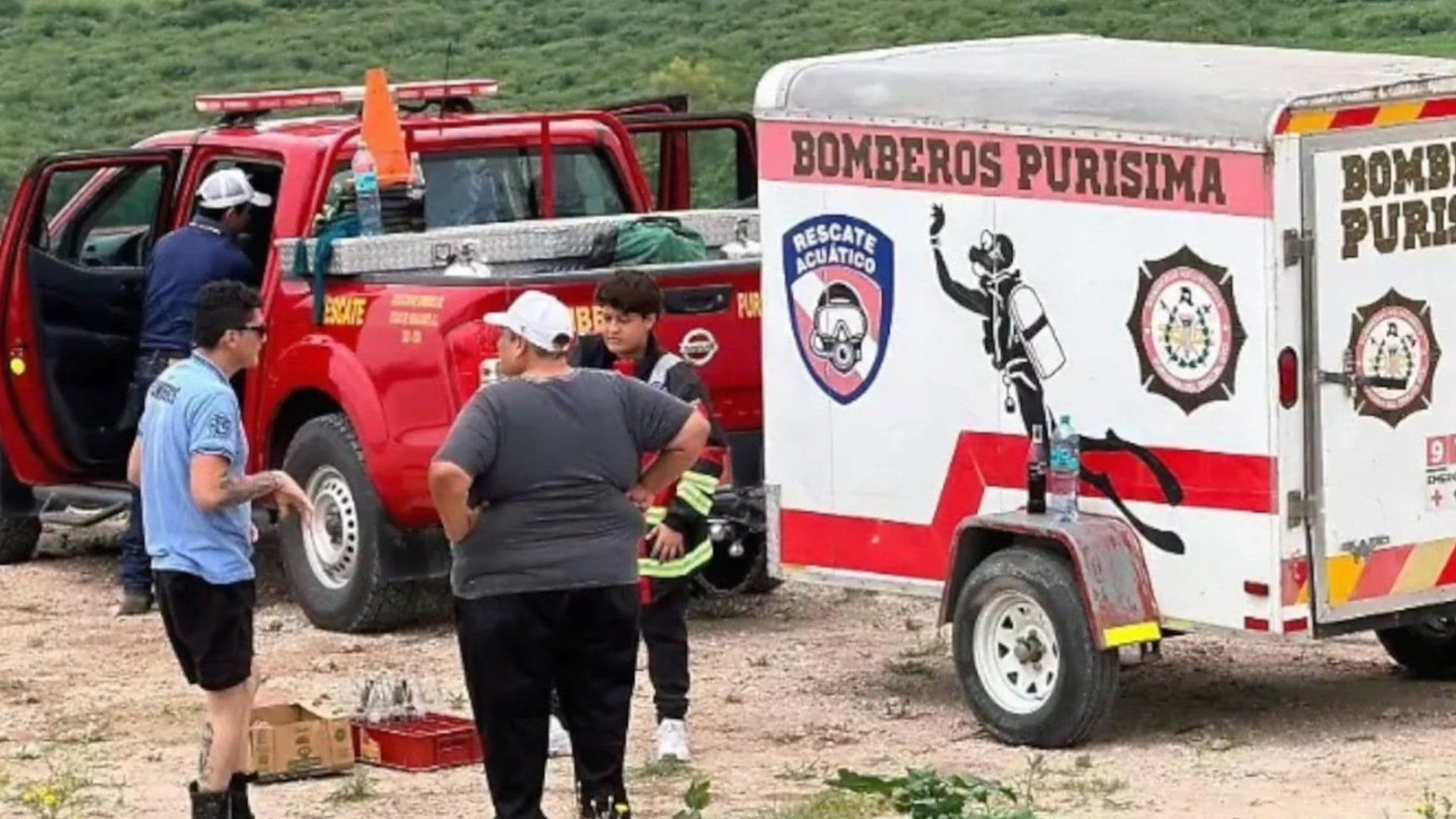 Un adolescente de 17 años y un hombre de 28, fueron localizados sin vida en un bordo de agua ubicado en Purísima del Rincón, autoridades tardaron algunas horas en rescatar los cuerpos.