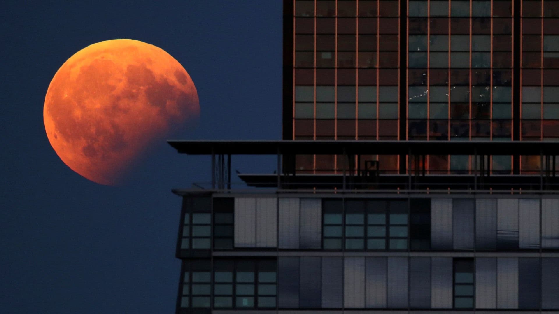 Luna Roja durante Eclipse Lunar. Cuánto durará el eclipse de mañana 27 de agosto 2026.