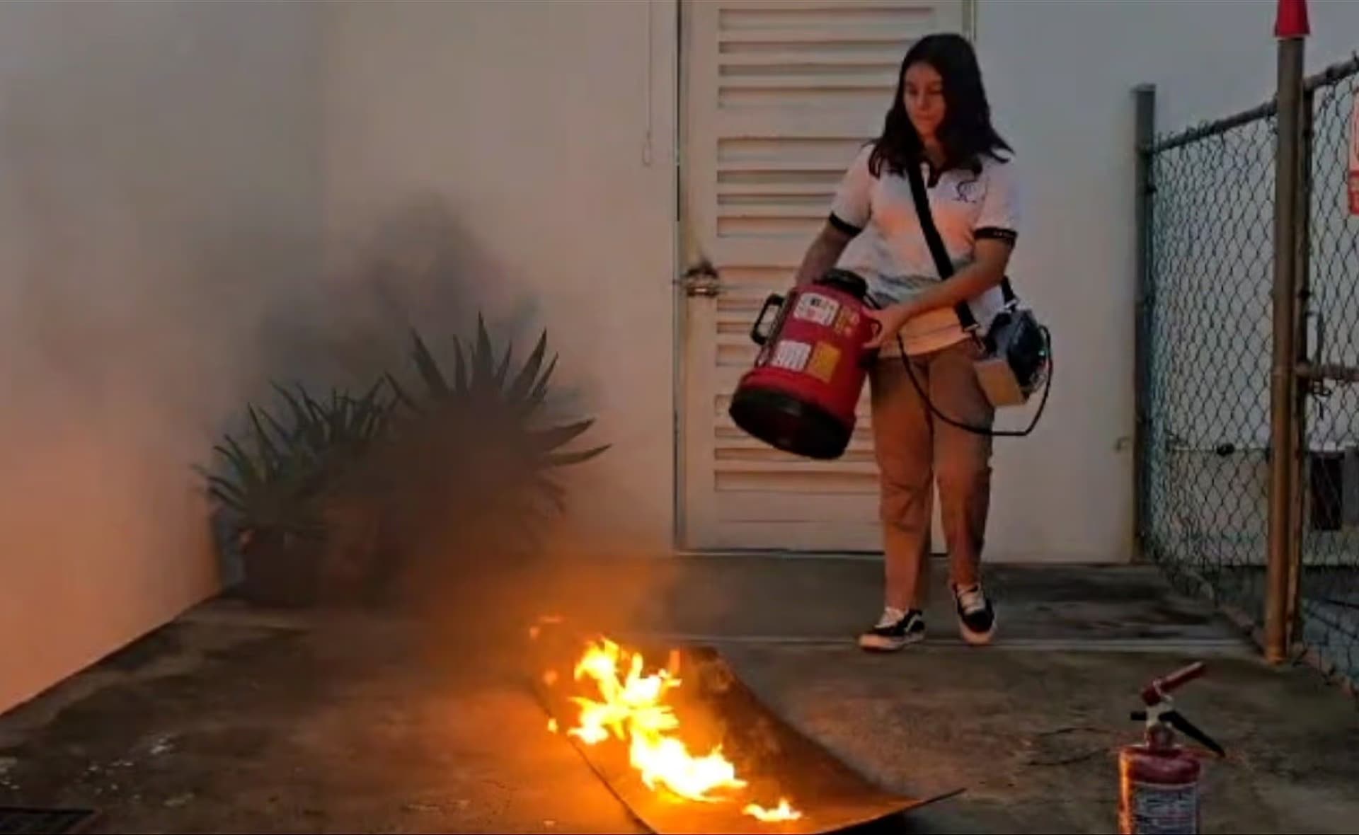 El extintor acústico de Ángela Karime. Foto: N+