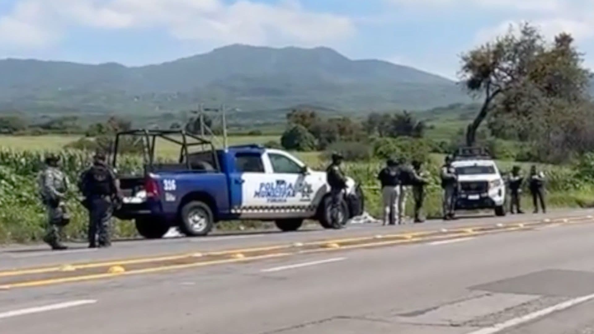 Abandonan Bolsas con Restos Humanos de Dos Hombres en la Carretera Yuriria - Valle De Santiago