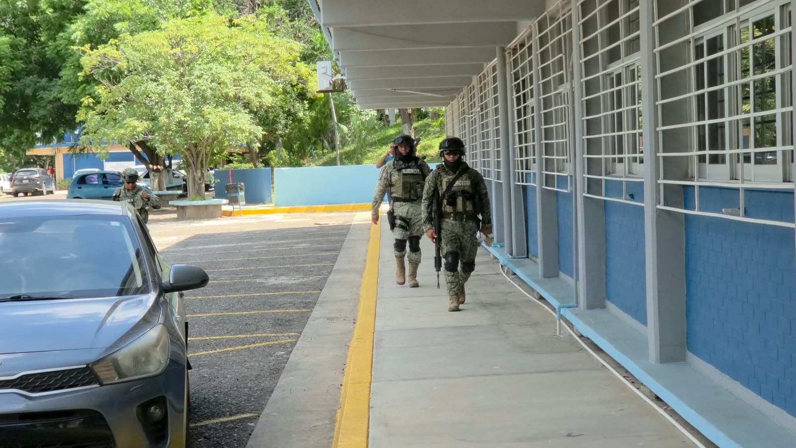 Amenazas por WhatsApp Provocan Evacuación en la Escuela Normal de Sinaloa en Culiacán