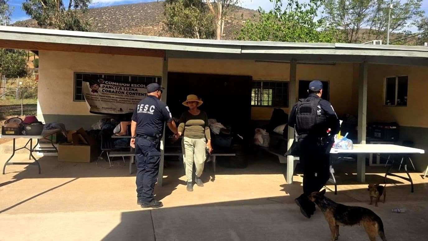 Llevan Donativos a Familias Afectadas por la Tormenta 'Rachel' en Ensenada
