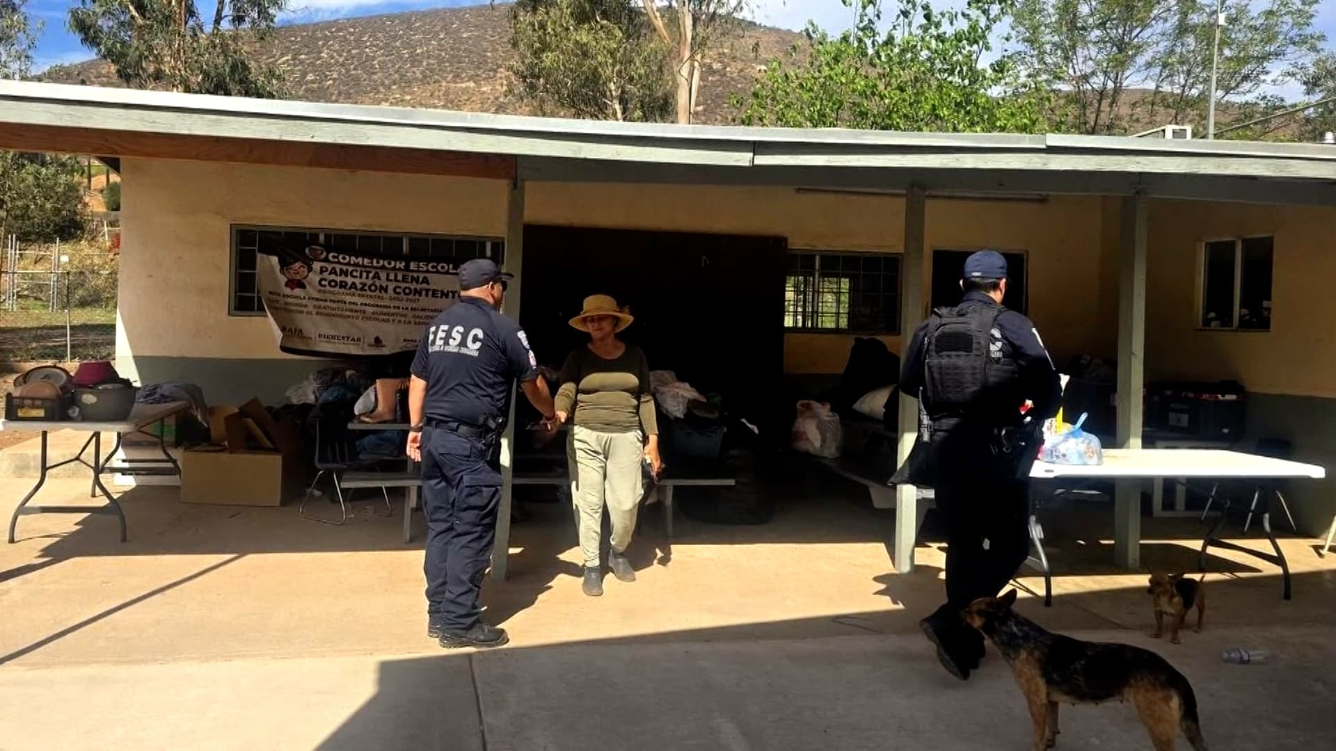 Llevan Donativos a Familias Afectadas por la Tormenta 'Rachel' en Ensenada