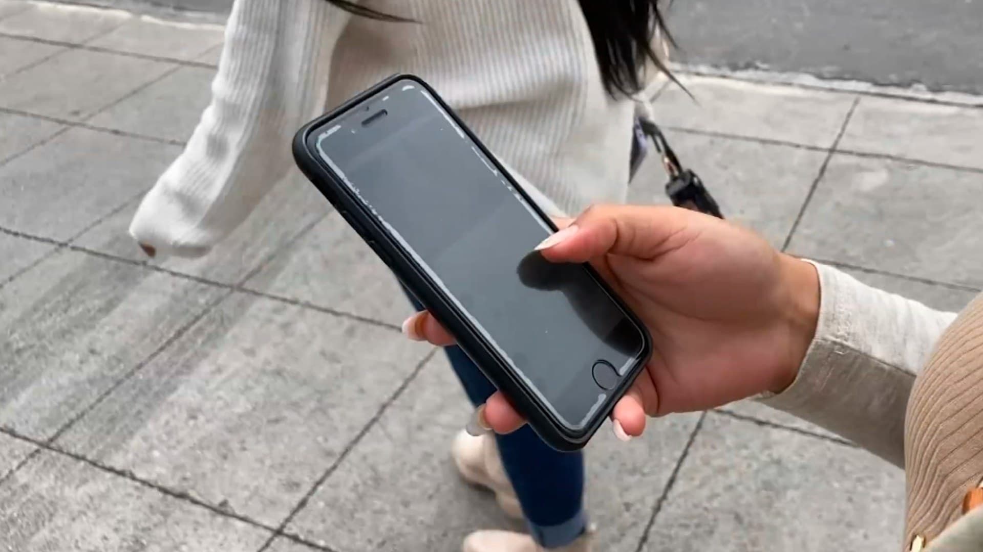 Reportan falsas ofertas de trabajo a modelos en redes sociales.