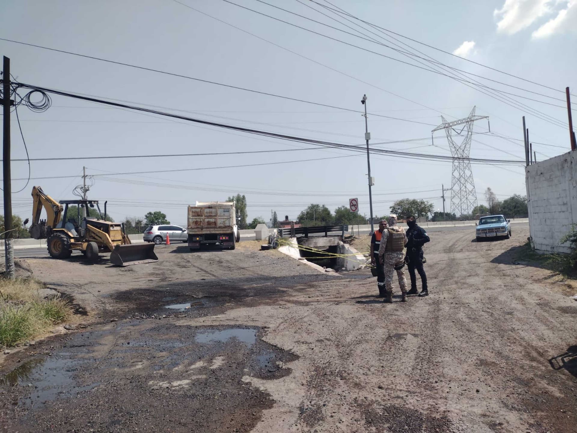 Derrame de Hidrocarburo Causa Riesgo de Incendio en la Colonia La Luz de Salamanca, Guanajuato