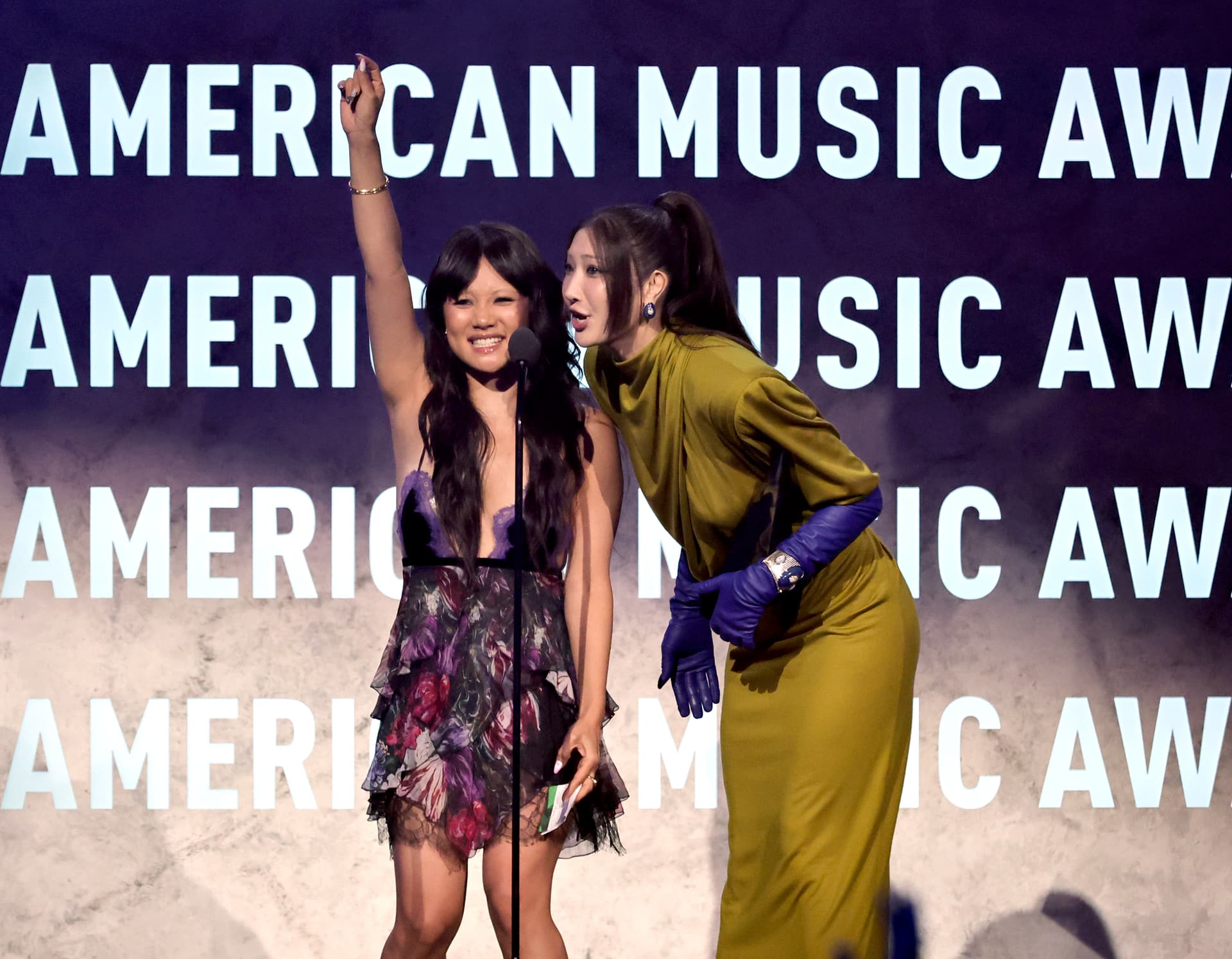 Golden Gana Mejor Canción en los AMAs