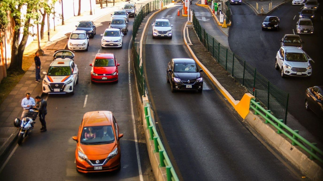 Hoy no Circula 15 de Octubre 2026. Horario en el que aplica restricción a placas y engomados.