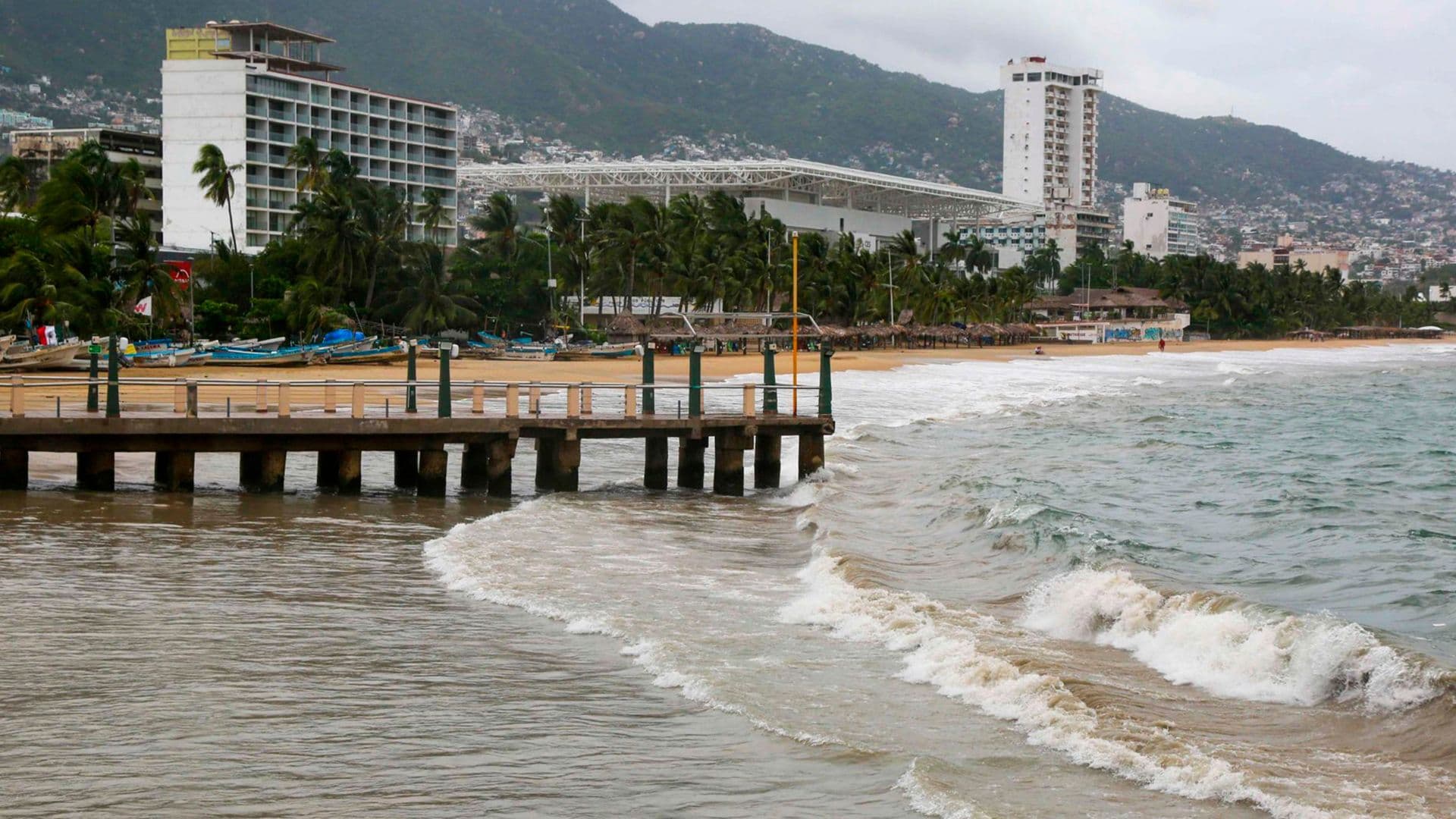 Trayectoria de los Huracanes Polo y Odalys: ¿Se Pueden Juntar y Tocar Tierra en México?