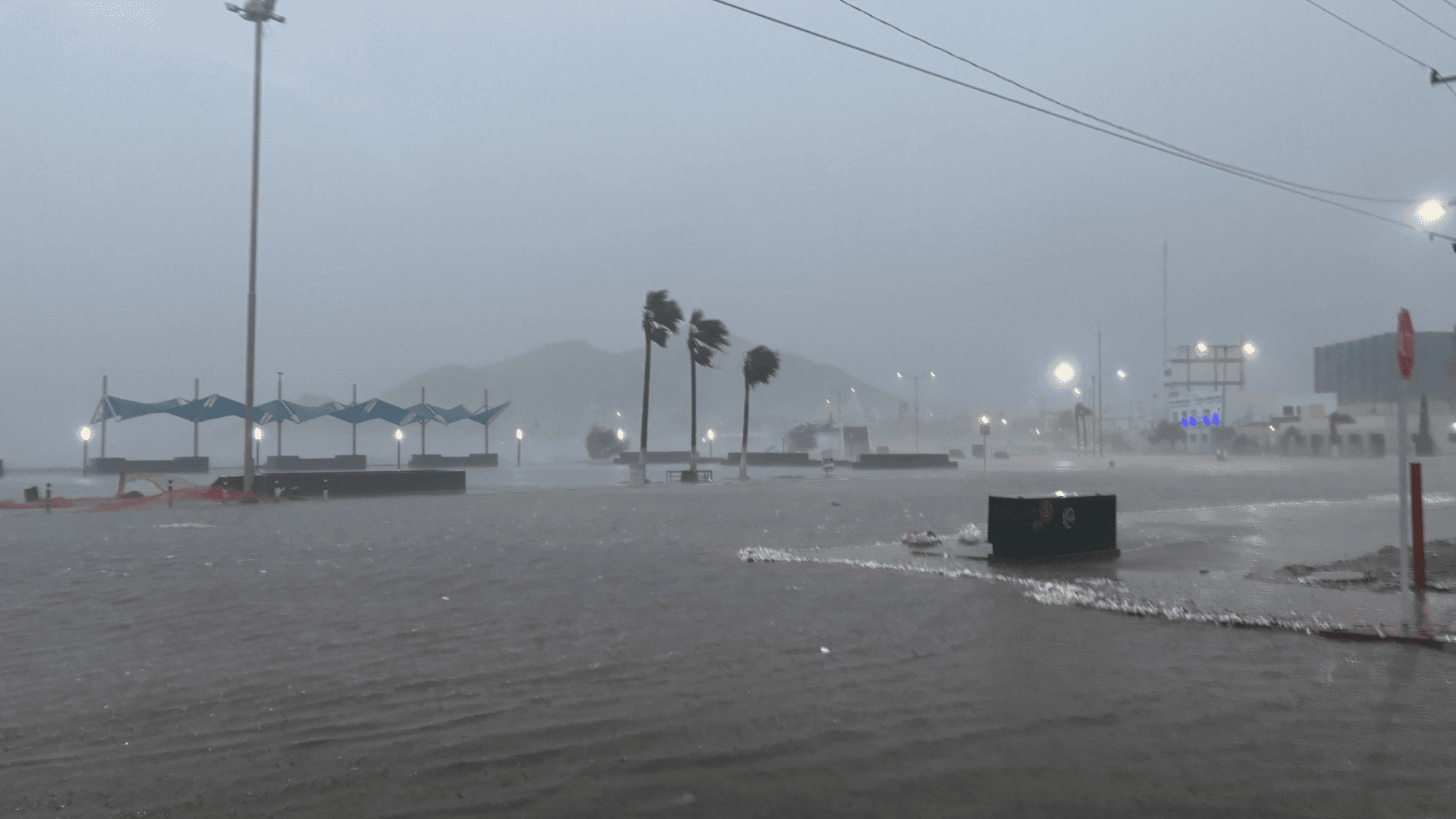 Huracán Polo se Ubica Frente a Guaymas; Se Prevé que se Debilite