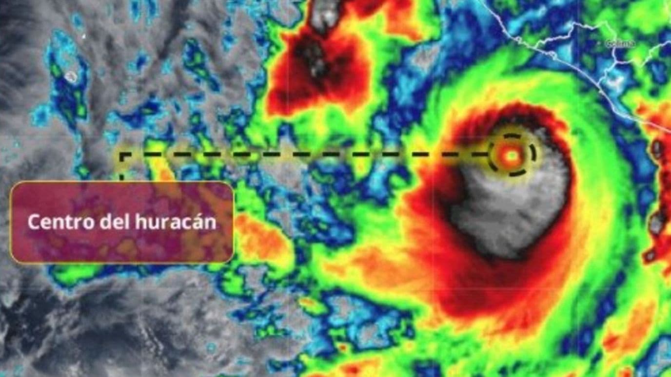 Ojo del Huracán Simón Categoría 4 en México