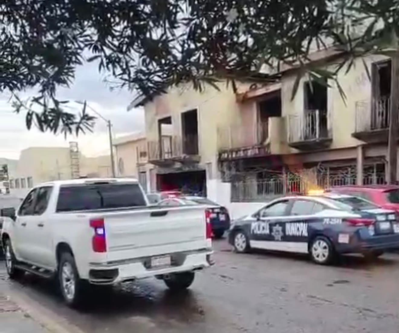 Localizan a Mujer Sin Vida Dentro de Inmueble Abandonado en Ensenada, BC