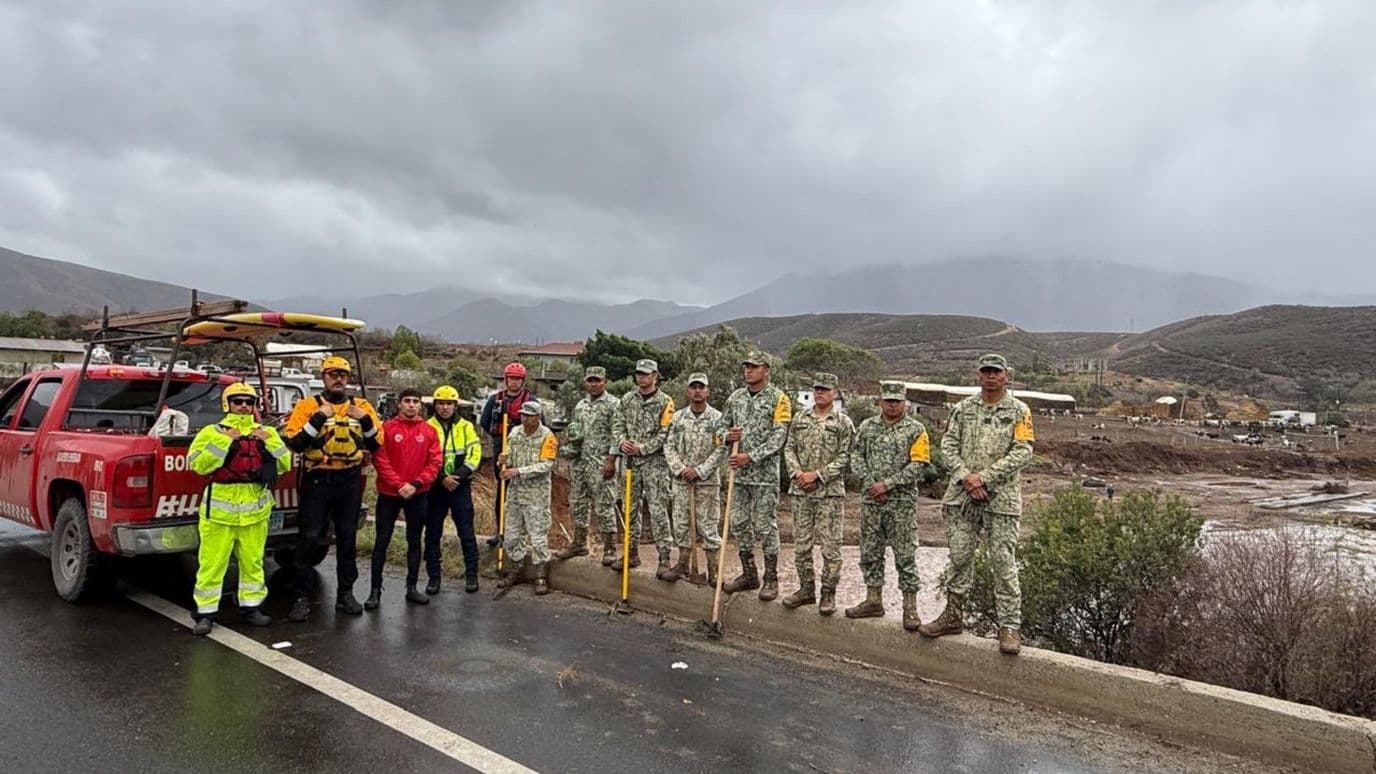 Buscan a Tres Integrantes de Familia Arrastrada por Corriente del Arroyo El Pípila en Ensenada